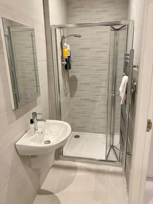 Erne Getaway No.8 Brand New 1 Bed Apartment เอนนิสคิลเลน ภายนอก รูปภาพ